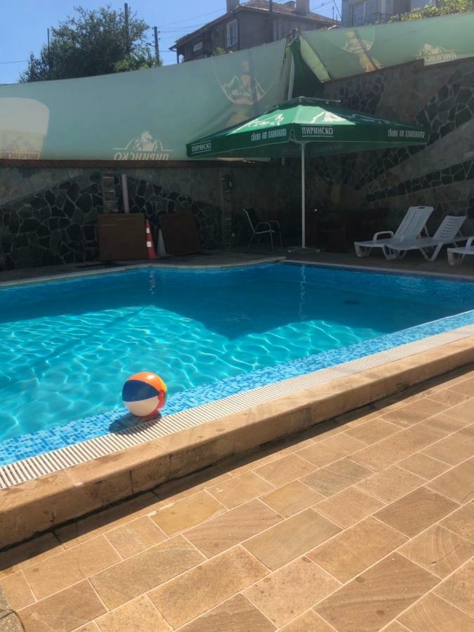 Hotel White House Kurdzhali Ngoại thất bức ảnh