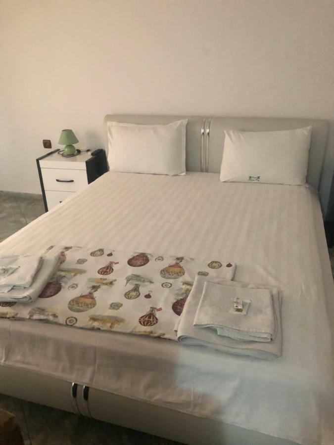 Hotel White House Kurdzhali Ngoại thất bức ảnh