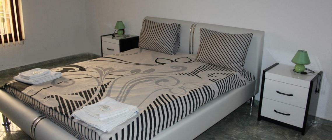 Hotel White House Kurdzhali Ngoại thất bức ảnh